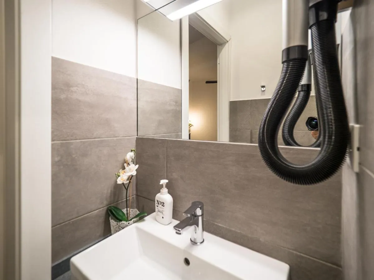 Camaella Luxury Studio Vernazza 0*,  Italien
