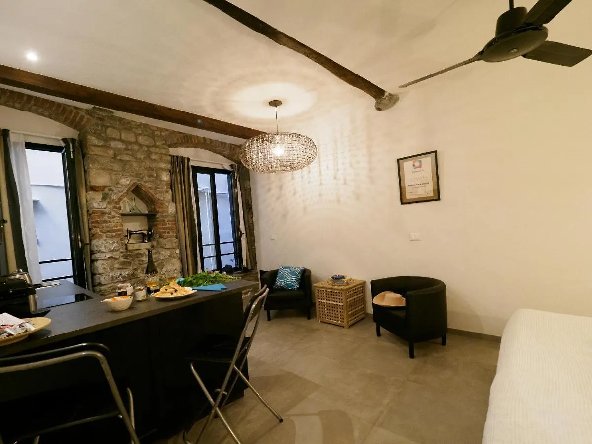 Apartment Camaella Luxury Studio Vernazza