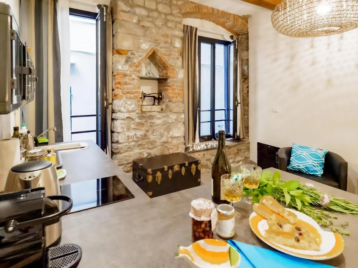 Camaella Luxury Studio Vernazza 0*,
